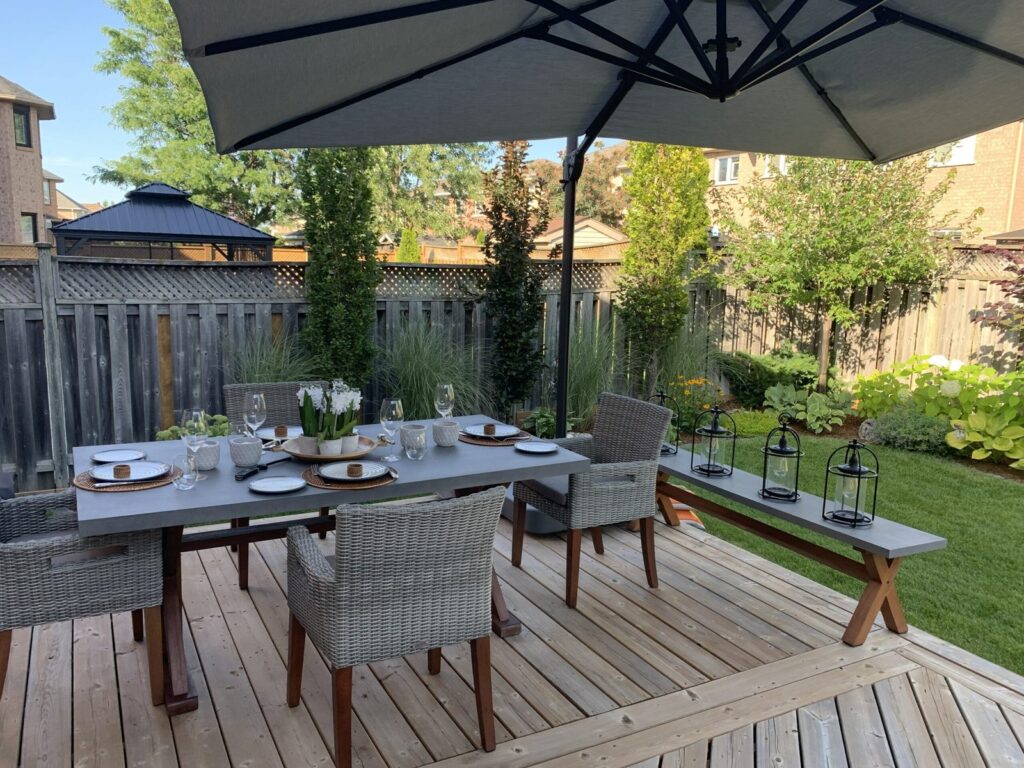 Back yard deck construction with patio furniture Caledon and Fergus
